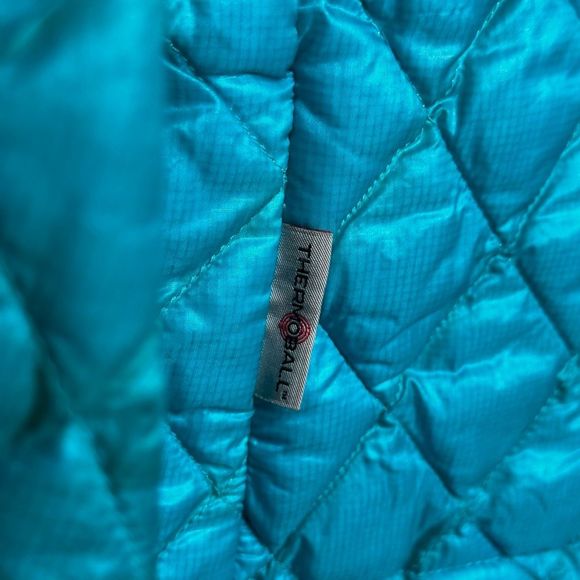 The North Face Womens Hooded Thermoball Jacket Small - Picture 3 of 4